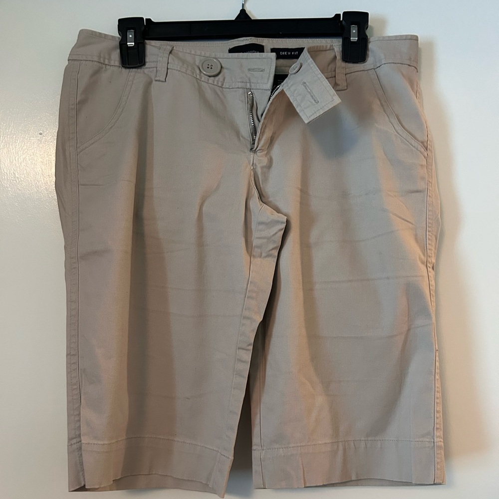 The Limited, Drew Cut, khaki Bermuda shorts, women’s size 10